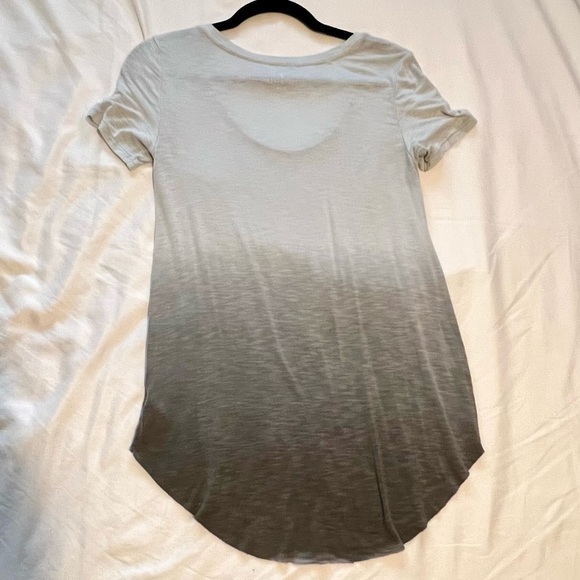 American Eagle “Soft & Sexy” Gray Ombre Women's Top - Picture 3 of 3